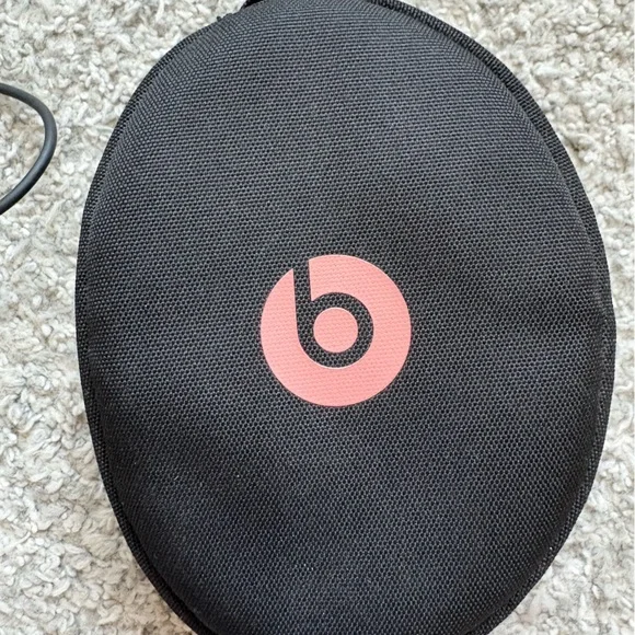 Beats rose gold headphones - Picture 6 of 6